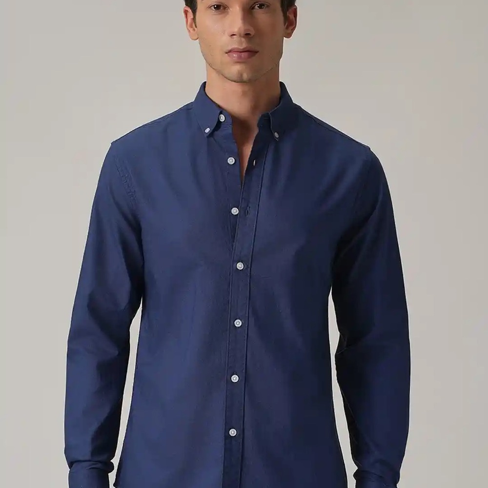 Banana Republic Men's Dark Blue Button-Down Shirt